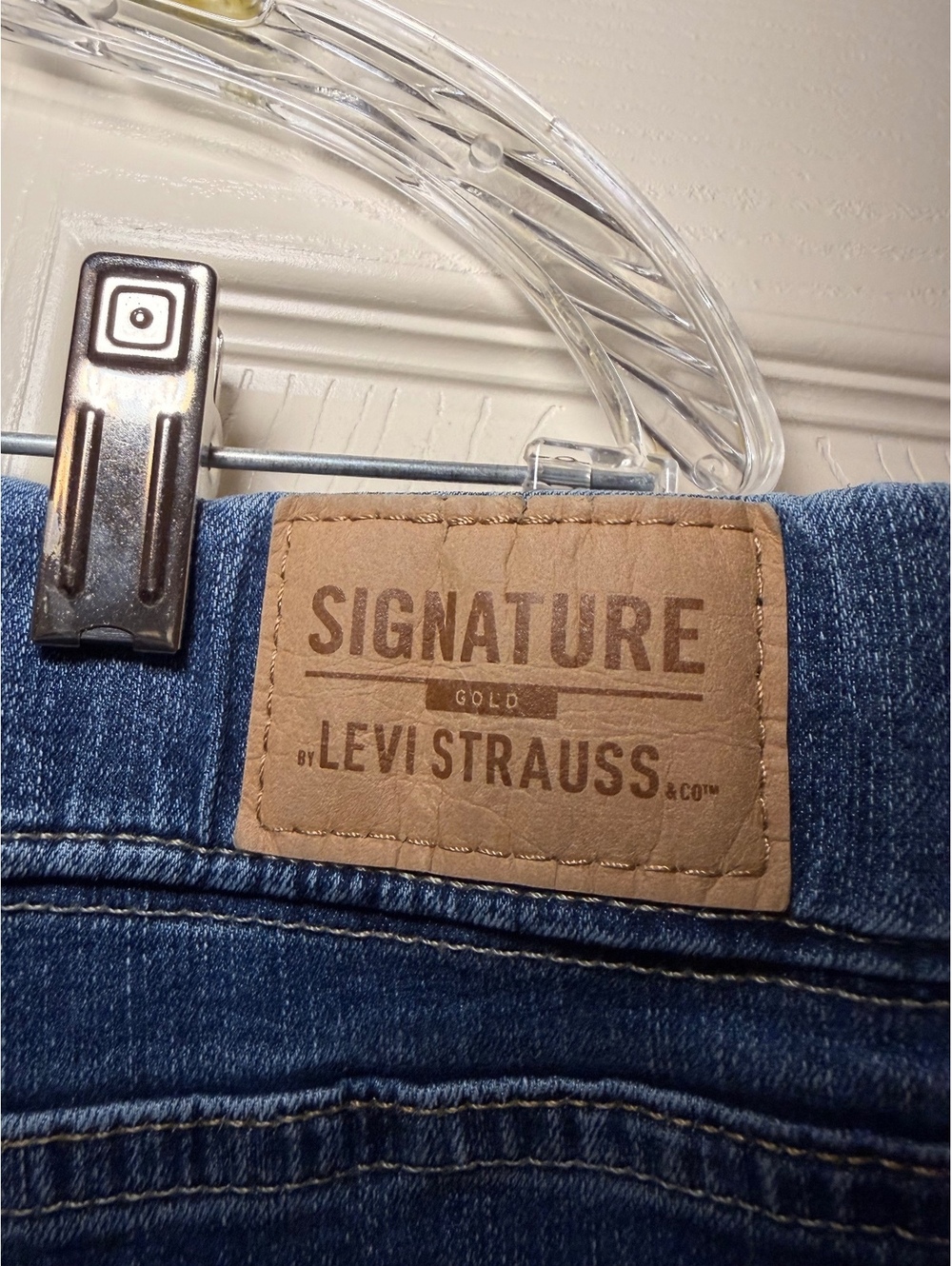 Levi's Signature Gold Women's Blue Denim Jeans Size 16S W33